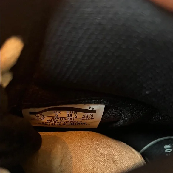 Nike Women's Black and White Sneakers - Picture 6 of 6